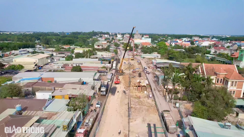 Nhiều nhà thầu bị nhắc nhở, cao tốc qua Đồng Nai hiện thi công ra sao?- Ảnh 4. Nhiều nhà thầu bị nhắc nhở, cao tốc qua Đồng Nai hiện thi công ra sao?- Ảnh 4.