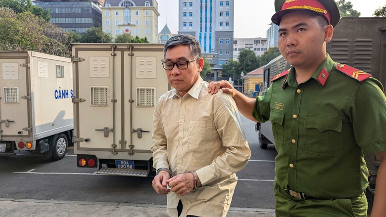 X&eacute;t xử nh&oacute;m cựu l&atilde;nh đạo tỉnh An Giang tiếp tay cho "c&aacute;t tặc" ho&agrave;nh h&agrave;nh- Ảnh 3.