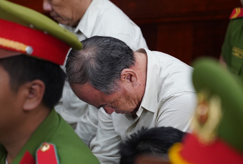 X&eacute;t xử nh&oacute;m cựu l&atilde;nh đạo tỉnh An Giang tiếp tay cho "c&aacute;t tặc" ho&agrave;nh h&agrave;nh- Ảnh 10.