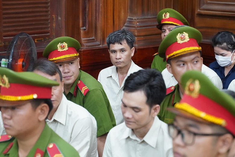 X&eacute;t xử nh&oacute;m cựu l&atilde;nh đạo tỉnh An Giang tiếp tay cho "c&aacute;t tặc" ho&agrave;nh h&agrave;nh- Ảnh 7.