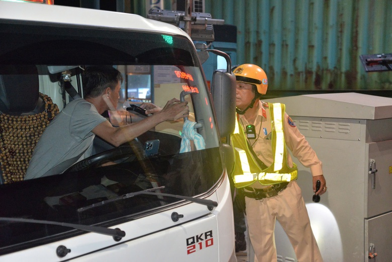 Gần 40.000 trường hợp vi phạm nồng độ cồn, ma túy trong 3 tháng tại TP.HCM- Ảnh 1. Gần 40.000 trường hợp vi phạm nồng độ cồn, ma túy trong 3 tháng tại TP.HCM- Ảnh 1.