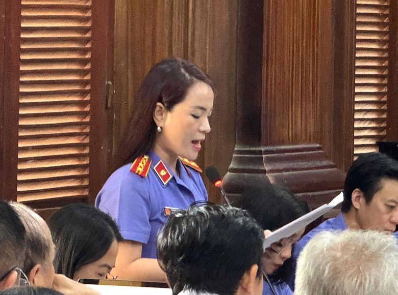 Cựu Chủ tịch tỉnh An Giang bị đề nghị 9 - 10 năm tù- Ảnh 1. Cựu Chủ tịch tỉnh An Giang bị đề nghị 9 - 10 năm tù- Ảnh 1.