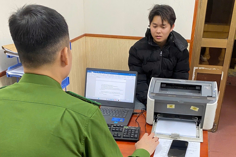 Khởi tố vụ &aacute;n, tạm giữ qu&aacute;i xế t&ocirc;ng g&atilde;y xương sườn đại &uacute;y CSGT- Ảnh 1.