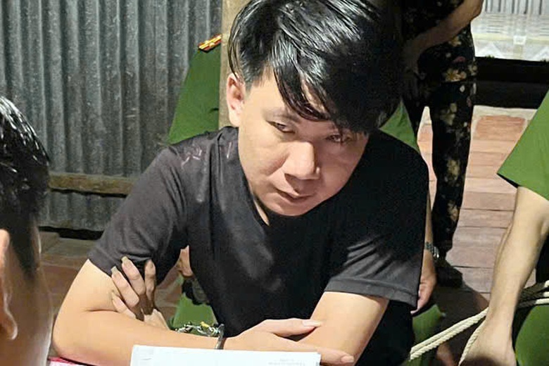 C&ocirc;ng an Tr&agrave; Vinh bắt 4 người lợi dụng quyền tự do, d&acirc;n chủ x&acirc;m phạm lợi &iacute;ch nh&agrave; nước- Ảnh 1.