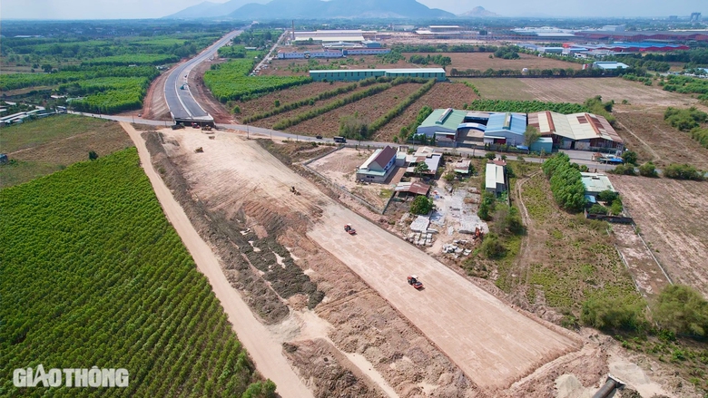 Hai nh&agrave; thầu ở cao tốc Bi&ecirc;n H&ograve;a - Vũng T&agrave;u bị điểm danh v&igrave; thi c&ocirc;ng &igrave; ạch- Ảnh 1.