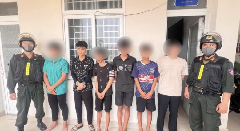 Đồng Nai: Bắt giữ kẻ d&ugrave;ng gậy sắt v&ocirc; cớ tấn c&ocirc;ng nhiều người- Ảnh 1.