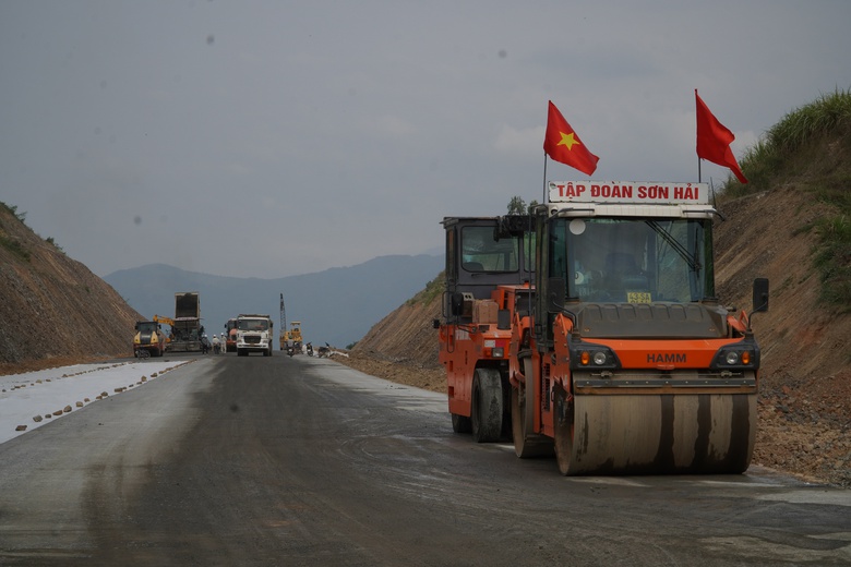 Cao tốc Kh&aacute;nh H&ograve;a - Bu&ocirc;n Ma Thuột: Vượt kh&oacute;, chạy đua tiến độ- Ảnh 11.