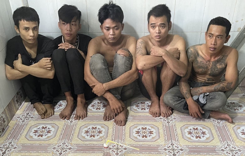 Đồng Nai kiểm tra 500 tụ điểm, ph&aacute;t hiện hơn 200 người dương t&iacute;nh ma t&uacute;y, thu nhiều s&uacute;ng- Ảnh 2.