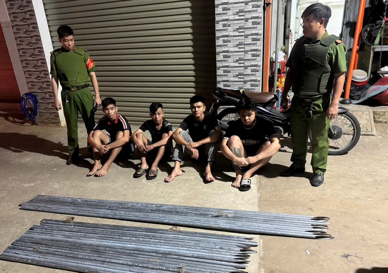 Đồng Nai kiểm tra 500 tụ điểm, ph&aacute;t hiện hơn 200 người dương t&iacute;nh ma t&uacute;y, thu nhiều s&uacute;ng- Ảnh 1.