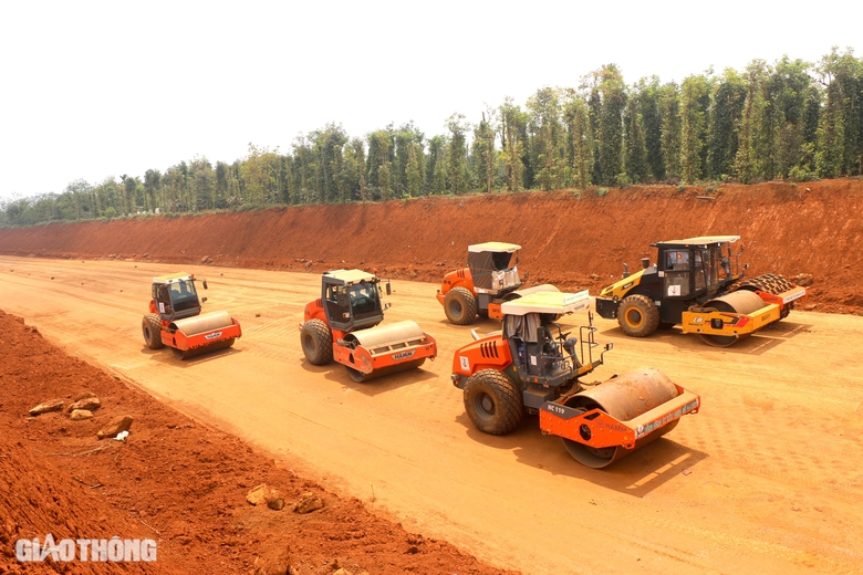 Đề nghị cắt, chuyển khối lượng của một nh&agrave; thầu cao tốc Kh&aacute;nh Ho&agrave; - Bu&ocirc;n Ma Thuột- Ảnh 2.