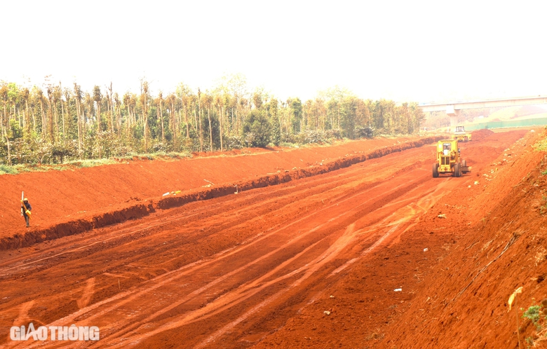Đề nghị cắt, chuyển khối lượng của một nh&agrave; thầu cao tốc Kh&aacute;nh Ho&agrave; - Bu&ocirc;n Ma Thuột- Ảnh 3.
