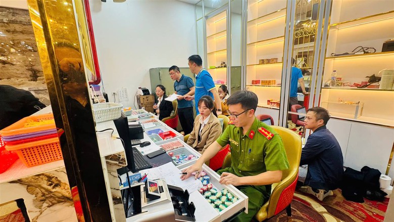 Phá đường dây tổ chức đánh bạc khủng ở Lào Cai do người nước ngoài cầm đầu- Ảnh 1. Phá đường dây tổ chức đánh bạc khủng ở Lào Cai do người nước ngoài cầm đầu- Ảnh 1.