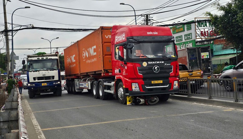 Hiện trường vụ tai nạn khiến một người tử vong.