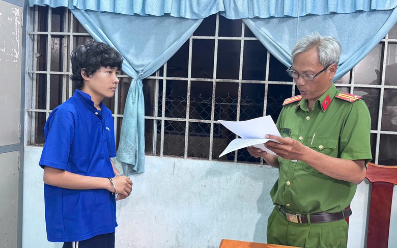 Bắt khẩn cấp đối tượng giết hai mẹ con trong ng&ocirc;i nh&agrave; c&oacute; nhiều vết m&aacute;u- Ảnh 1.