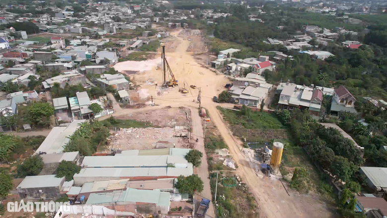 Đồng Nai: Quá hẹn bàn giao, 8% mặt bằng cao tốc Biên Hoà vẫn vướng mắc- Ảnh 1. Đồng Nai: Quá hẹn bàn giao, 8% mặt bằng cao tốc Biên Hoà vẫn vướng mắc- Ảnh 1.