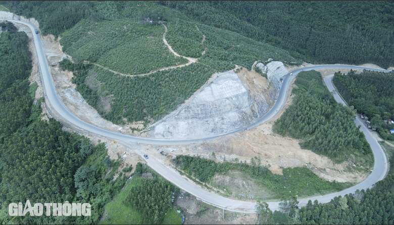 Cao tốc Quy Nhơn - Pleiku sẽ c&oacute; 3 hầm đường bộ xuy&ecirc;n đ&egrave;o An Kh&ecirc; v&agrave; Mang Yang- Ảnh 2.