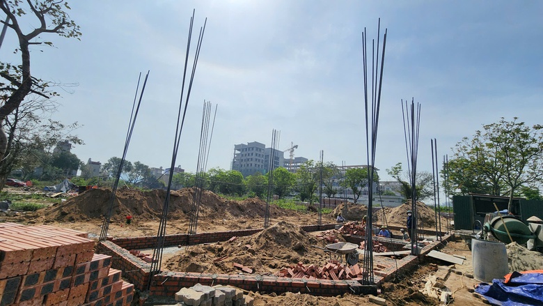 Vui vẻ nhường đất, người dân nhộn nhịp xây nhà bên đường Vành đai 4 qua Bắc Ninh- Ảnh 4. Vui vẻ nhường đất, người dân nhộn nhịp xây nhà bên đường Vành đai 4 qua Bắc Ninh- Ảnh 4.