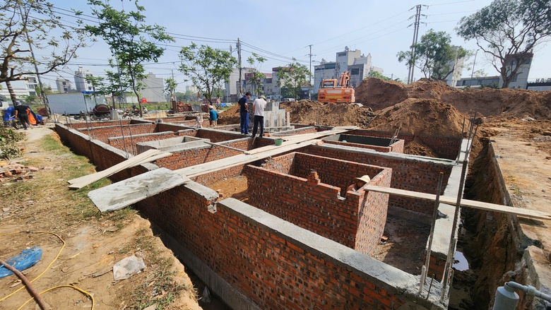 Vui vẻ nhường đất, người dân nhộn nhịp xây nhà bên đường Vành đai 4 qua Bắc Ninh- Ảnh 1. Vui vẻ nhường đất, người dân nhộn nhịp xây nhà bên đường Vành đai 4 qua Bắc Ninh- Ảnh 1.