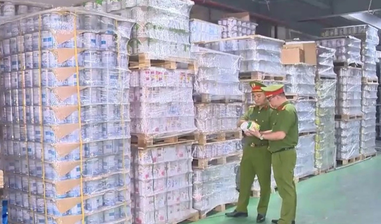 Khoảng trống tr&aacute;ch nhiệm từ vụ sữa giả, kẹo Kera- Ảnh 1.