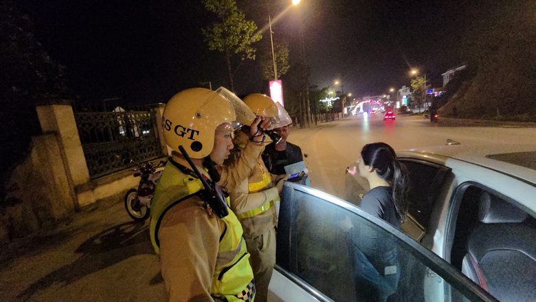 CSGT Y&ecirc;n B&aacute;i điều tra cơ bản, kh&eacute;p k&iacute;n địa b&agrave;n, xử l&yacute; đ&uacute;ng đối tượng để k&eacute;o giảm tai nạn- Ảnh 3.