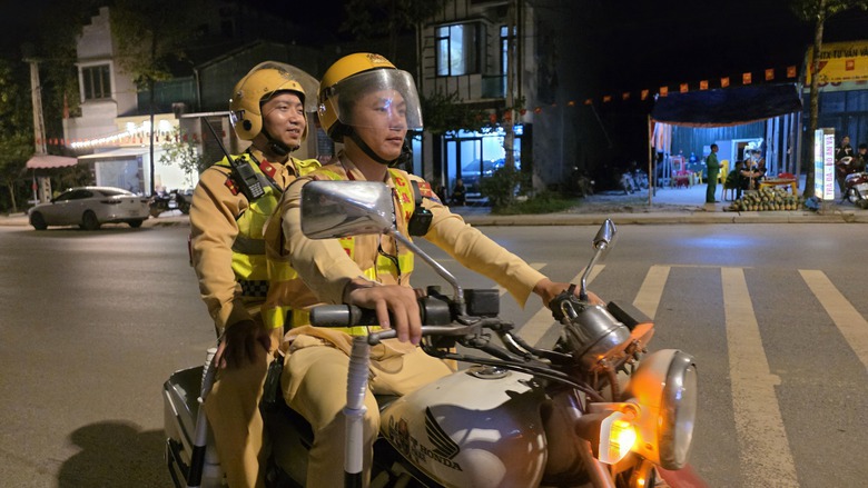 CSGT Y&ecirc;n B&aacute;i điều tra cơ bản, kh&eacute;p k&iacute;n địa b&agrave;n, xử l&yacute; đ&uacute;ng đối tượng để k&eacute;o giảm tai nạn- Ảnh 13.