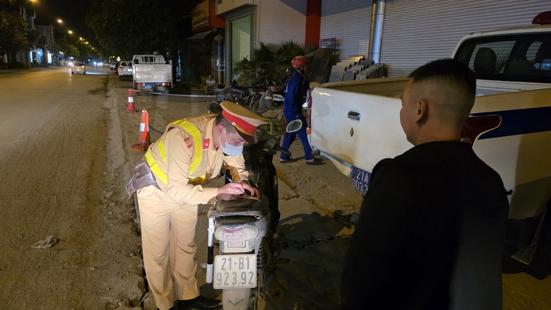 CSGT Y&ecirc;n B&aacute;i điều tra cơ bản, kh&eacute;p k&iacute;n địa b&agrave;n, xử l&yacute; đ&uacute;ng đối tượng để k&eacute;o giảm tai nạn- Ảnh 23.