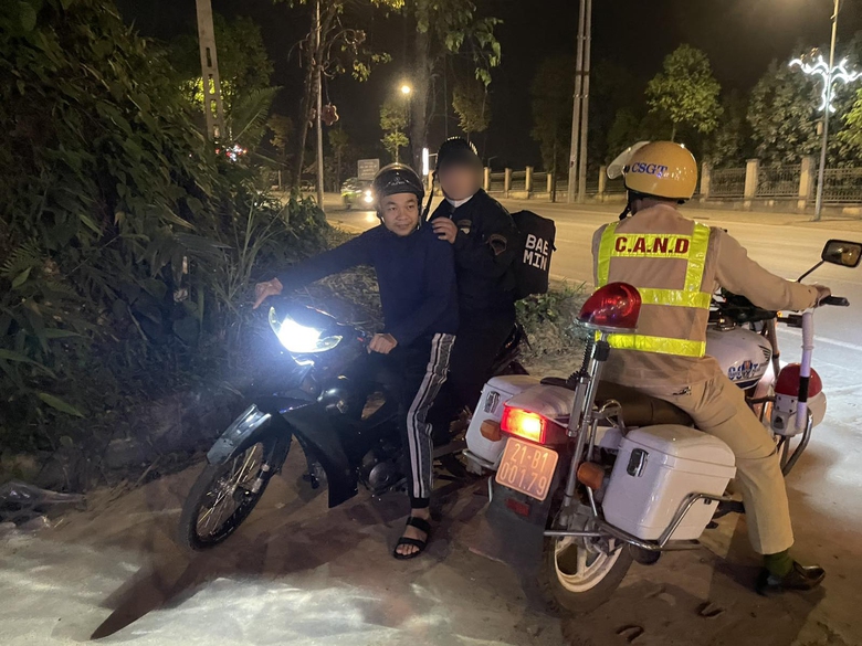 CSGT Y&ecirc;n B&aacute;i điều tra cơ bản, kh&eacute;p k&iacute;n địa b&agrave;n, xử l&yacute; đ&uacute;ng đối tượng để k&eacute;o giảm tai nạn- Ảnh 11.