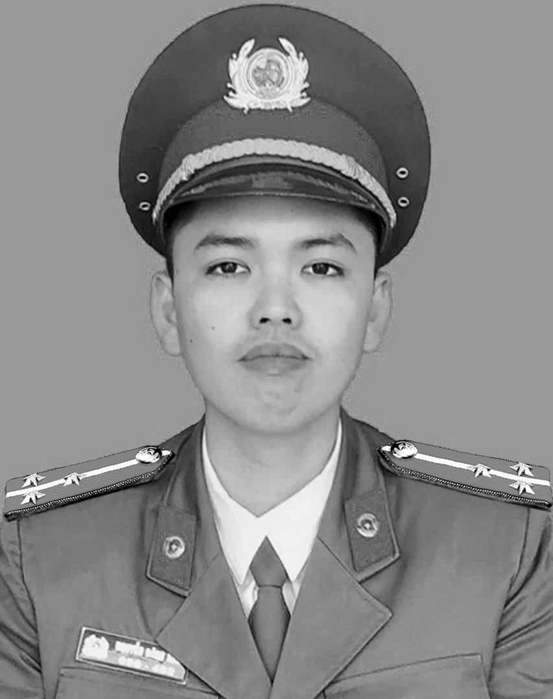 Thăng cấp bậc h&agrave;m với chiến sĩ hy sinh khi bắt tội phạm ma t&uacute;y ở Quảng Ninh- Ảnh 1.