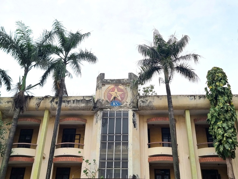 Loạt trụ sở bỏ hoang tr&ecirc;n đất v&agrave;ng quận H&agrave; Đ&ocirc;ng sẽ được xử l&yacute; ra sao?- Ảnh 1.