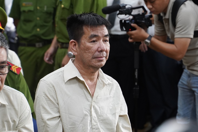 Cựu Chủ tịch An Giang Nguyễn Thanh B&igrave;nh lĩnh 8 năm 6 th&aacute;ng t&ugrave;- Ảnh 2.