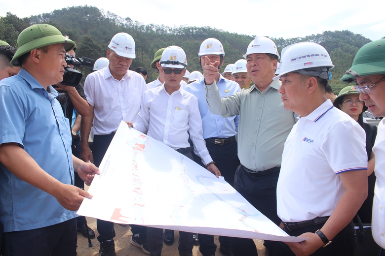 Bộ trưởng Trần Hồng Minh: Tập trung giải ng&acirc;n vốn 2 tuyến cao tốc tại Cao Bằng, Lạng Sơn- Ảnh 4.