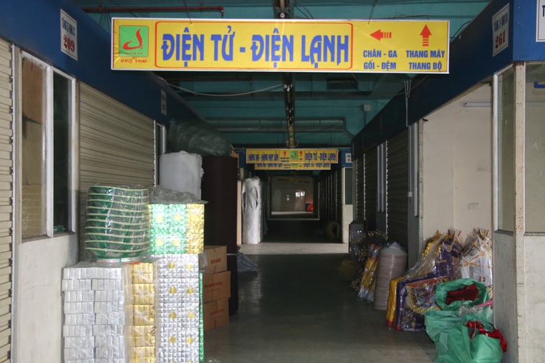 Cảnh hoang tàn trong khu chợ lớn nhất trung tâm Thái Nguyên- Ảnh 12. Cảnh hoang tàn trong khu chợ lớn nhất trung tâm Thái Nguyên- Ảnh 12.