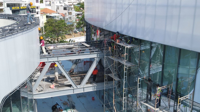 Hối hả thi c&ocirc;ng, ho&agrave;n th&agrave;nh Cung Văn h&oacute;a Thiếu nhi Kh&aacute;nh H&ograve;a dịp 1/6- Ảnh 4.