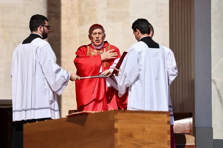 To&agrave;n cảnh tang lễ Gi&aacute;o ho&agrave;ng Francis tại Vatican qua ảnh- Ảnh 4.