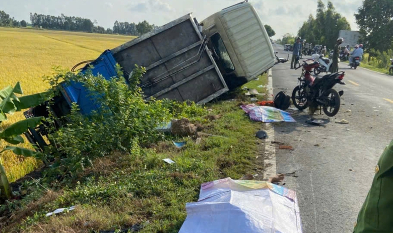 Tạm giữ t&agrave;i xế g&acirc;y tai nạn l&agrave;m 4 người tử vong ở Long An- Ảnh 1.