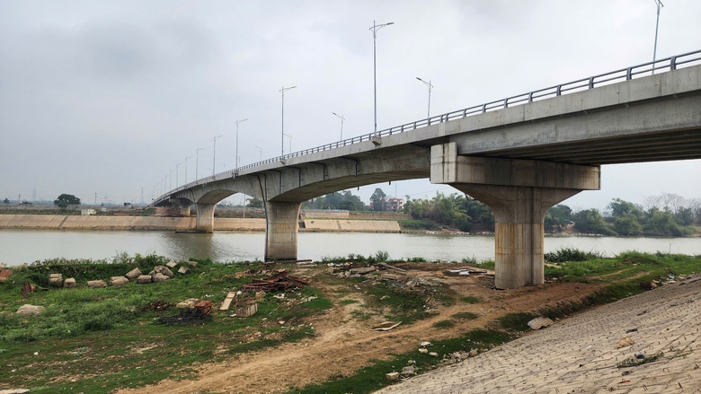 Cầu trăm tỷ th&ocirc;ng xe nối Bắc Ninh - Bắc Giang, người d&acirc;n tho&aacute;t cảnh qua s&ocirc;ng lụy đ&ograve;- Ảnh 4.