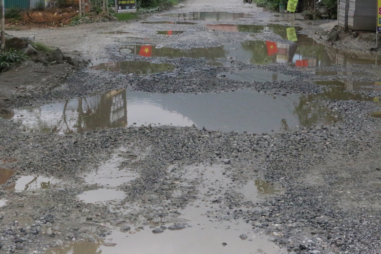 Chi ch&iacute;t hố lớn, hố nhỏ tr&ecirc;n tuyến tỉnh lộ ở Th&aacute;i Nguy&ecirc;n- Ảnh 4.