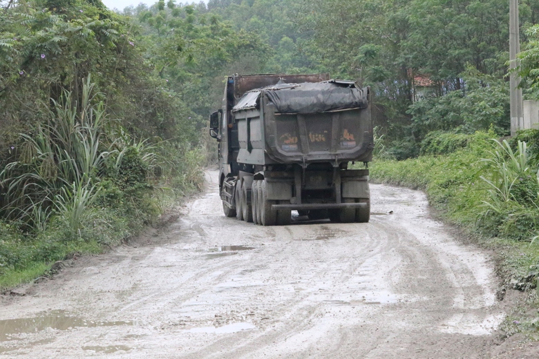 Chi ch&iacute;t hố lớn, hố nhỏ tr&ecirc;n tuyến tỉnh lộ ở Th&aacute;i Nguy&ecirc;n- Ảnh 14.