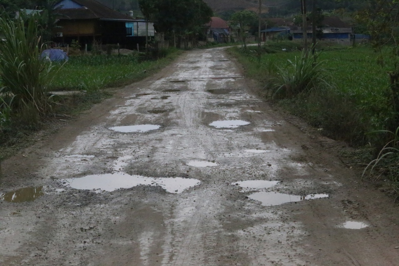 Chi ch&iacute;t hố lớn, hố nhỏ tr&ecirc;n tuyến tỉnh lộ ở Th&aacute;i Nguy&ecirc;n- Ảnh 18.
