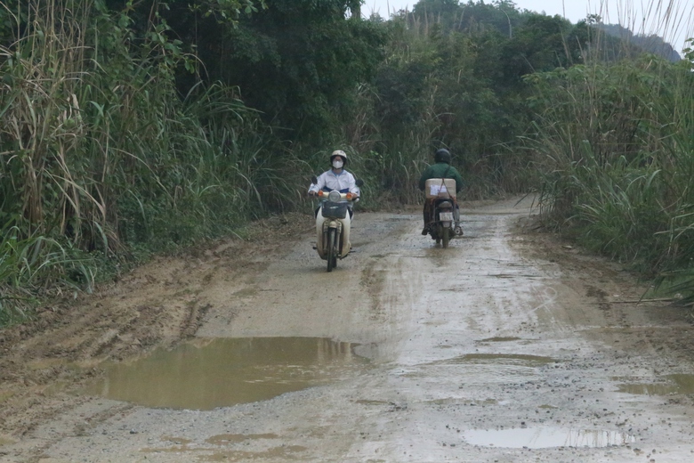 Chi ch&iacute;t hố lớn, hố nhỏ tr&ecirc;n tuyến tỉnh lộ ở Th&aacute;i Nguy&ecirc;n- Ảnh 13.