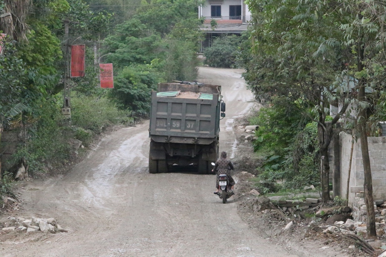Chi ch&iacute;t hố lớn, hố nhỏ tr&ecirc;n tuyến tỉnh lộ ở Th&aacute;i Nguy&ecirc;n- Ảnh 16.