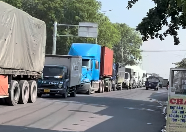 Đồng Nai: Ng&agrave;y đầu t&aacute;i thu ph&iacute; BOT 768, đường Đồng Khởi &ugrave;n tắc k&eacute;o d&agrave;i- Ảnh 3.