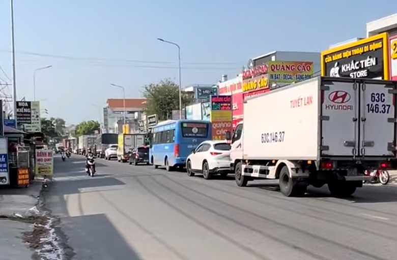 Đồng Nai: Ng&agrave;y đầu t&aacute;i thu ph&iacute; BOT 768, đường Đồng Khởi &ugrave;n tắc k&eacute;o d&agrave;i- Ảnh 2.