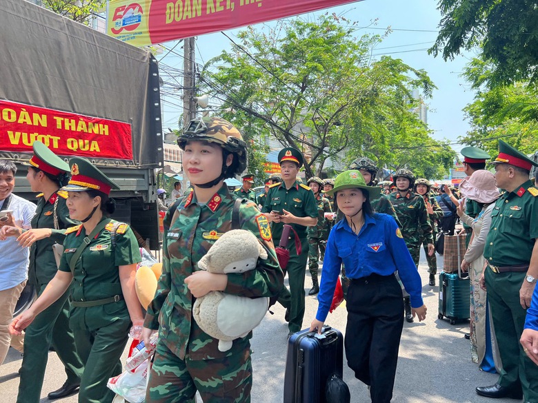Những chuyến t&agrave;u đặc biệt chở qu&acirc;n nh&acirc;n đo&agrave;n diễu binh, diễu h&agrave;nh đến Đồng Nai- Ảnh 9.
