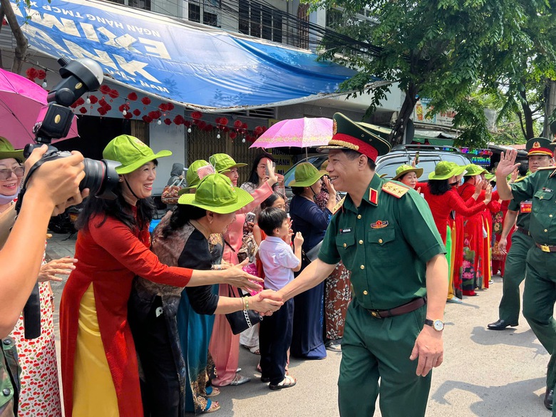 Những chuyến t&agrave;u đặc biệt chở qu&acirc;n nh&acirc;n đo&agrave;n diễu binh, diễu h&agrave;nh đến Đồng Nai- Ảnh 6.