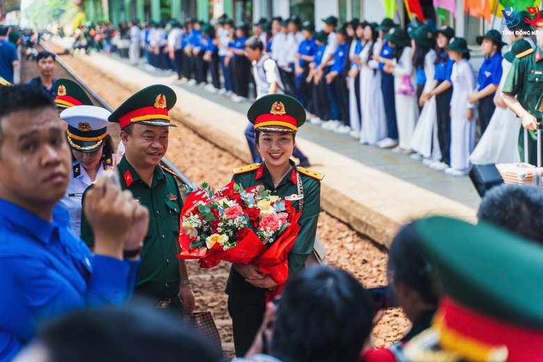 Những chuyến tàu đặc biệt chở quân nhân đoàn diễu binh, diễu hành đến Đồng Nai- Ảnh 3. Những chuyến tàu đặc biệt chở quân nhân đoàn diễu binh, diễu hành đến Đồng Nai- Ảnh 3.