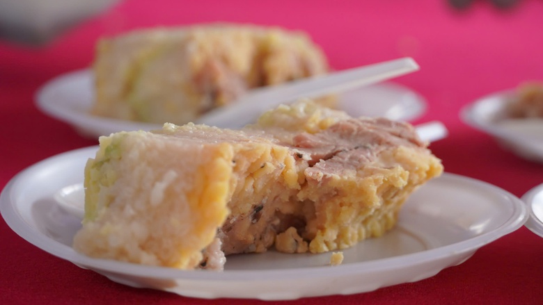 Cận cảnh b&aacute;nh chưng 1,6 tấn tại lễ hội b&aacute;nh d&acirc;n gian ở Cần Thơ- Ảnh 6.