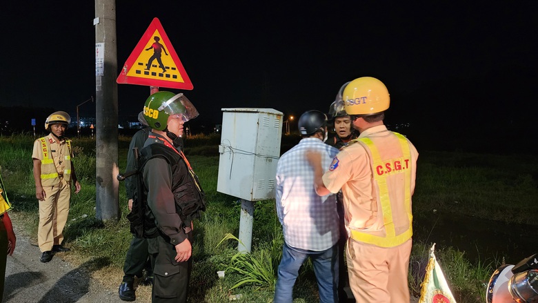 Viện cớ chở bạn bị "đi&ecirc;n", ma men n&eacute; tr&aacute;nh kh&ocirc;ng đo nồng độ cồn- Ảnh 6.