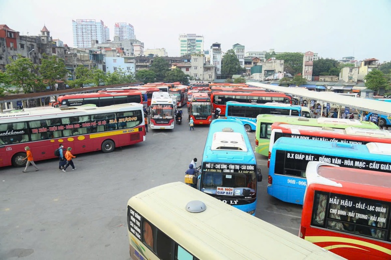 C&acirc;n nhắc thời điểm tăng gi&aacute; dịch vụ xe ra, v&agrave;o bến tại H&agrave; Nội- Ảnh 1.