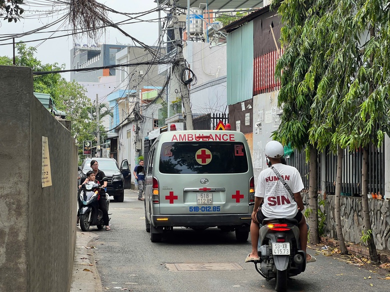 Nổ trong ph&ograve;ng trọ, hai người tử vong, một người nguy kịch- Ảnh 1.
